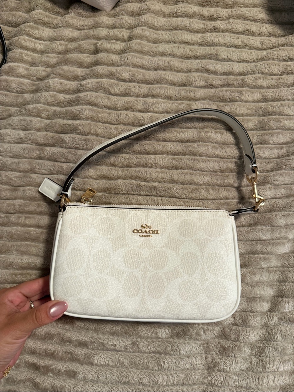Coach Nolita 19